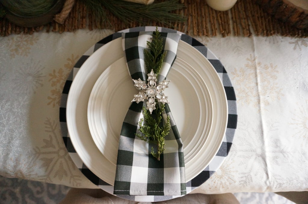 Buffalo Plaid Christmas Chargers + Tablescape